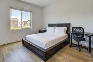 Twin Townhomes in Henderson: 12 Mi to Lake Mead!