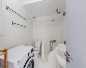Sunkissed Apartment 1BR Amazing Views by the Sea by PikHost
