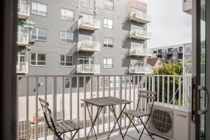 East Side 1BR Near Brady St and Fiserv with Balcony - Sleeps 4