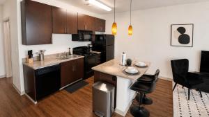 Luxe Nest | King Studio Downtown 2A