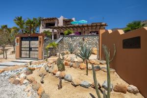 2BR with Stunning Ocean Views