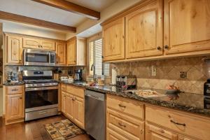 Mill Creek Lodge, Hot Tub, Game Room, Firepit