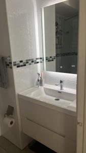 Modern Luxury Suite For Mining Executive Exponor 3BR 2BA