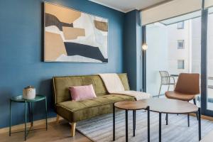 Chic Apartment with Balcony & Pool in Las Condes