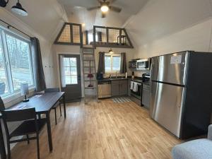 Cozy Lofted Cabin #1 at Cataract Lake Getaway