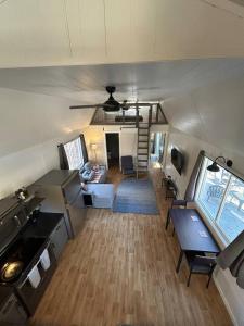 Cozy Lofted Cabin #1 at Cataract Lake Getaway