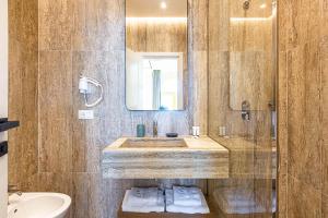 Santorini Luxury Room 7 - Private Balcony with Sea View, Parking and more