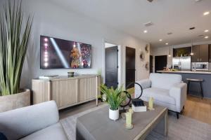 Parthenon Park-Odyssey-Heart of Midtown