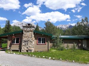 HI Kananaskis Wilderness - Hostel