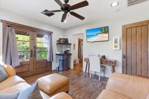 Petite - In Old Town - Near Entertainment District
