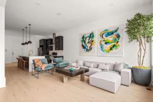 Modern Palette - Private Patio - Mins to Broadway