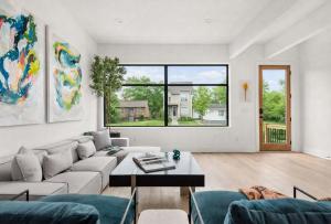 Modern Palette - Private Patio - Mins to Broadway