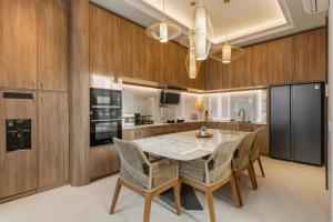 Luxury Sanur 4BR Villa with Pool, Kitchen, Karaoke, Board Games, Fast Wifi