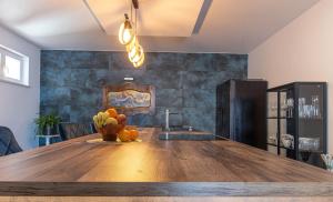 Lapis - Luxury Apartment - Shared Pool - Villa Smaragd