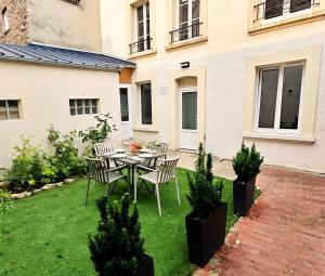 D-Day Suites