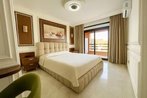 Caprice Royal - 3 Bedroom Luxury Apartment with Pool - Hivernage