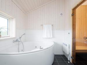 Danish beach holiday with sauna