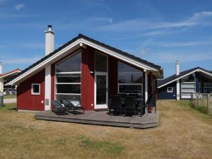 Retreat in Grobenbrode with Fireplace