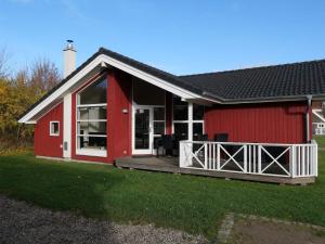 Villa with Integrated Wellness Area