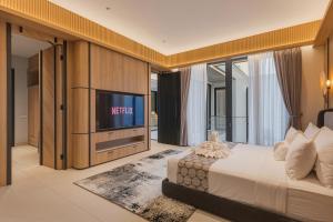 Luxury Sanur 4BR Villa with Pool, Kitchen, Karaoke, Board Games, Fast Wifi
