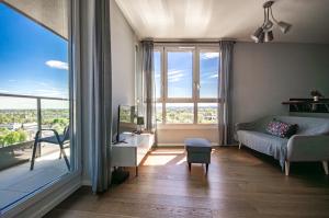 InPoint Mogilska Tower City View Apartments near Tauron Arena Self Check-in