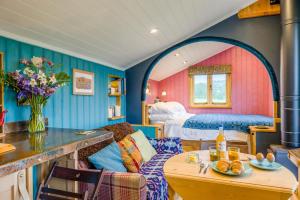 1 Bed in Llanfihangel-y-Creuddyn oc-c34624