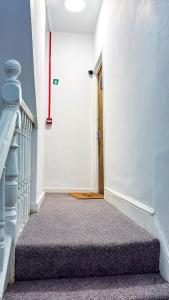 Charity Suite I Modern Barry Apartment I Near Town Centre, Barry Island & Gavin & Stacey Pub I Wi-Fi & Easy Cardiff Access I Parking