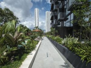 Luxury 2BR City Apartment