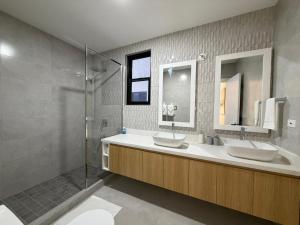 Sky-High Living - 2BR in New Kingston