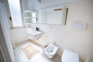 Elegante appartamento vista mare con 4 camere, balconi e ascensore Centro Pescara