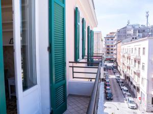 Elegante appartamento vista mare con 4 camere, balconi e ascensore Centro Pescara