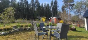 Cozy home in woods near Immeln with fireplace & BBQ