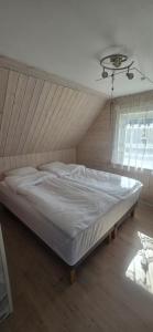 Cozy home in woods near Immeln with fireplace & BBQ