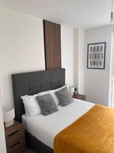 Stylish-Modern 3-Bed Townhouse