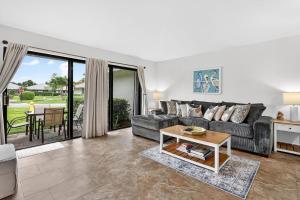 Pet Friendly-Walk to PGA Resort