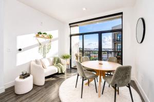 2BR Highrise Balcony View Near FIFA at NRG
