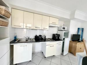 2P Full center JUAN LES PINS Near sea parking