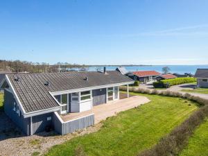8 person holiday home in Sjølund-By Traum