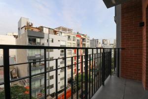 Premium 3BR with Balcony in Miraflores