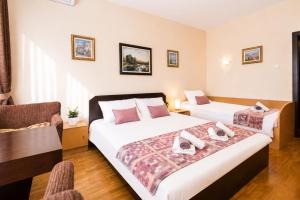 Villa Dudan LakeView Terrace & Parking available