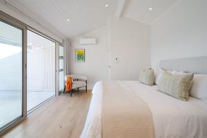 PURE SHORES Bungalow 22 on Clifton 3rd Beach Cape Town - STEPS TO THE SAND AND SEA AN EPIC ON-THE-BEACH EXPERIENCE