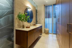 Casa del Paseo Luxury Home in Centro Rooftop Bar & 2 Pools