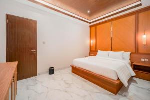 Heliconia 5 BR Luxurious Beach Front Villa