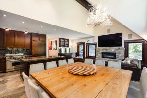 Luxury Ski-in Ski-out home on Blackcomb