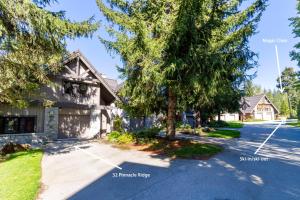 Luxury Ski-in Ski-out home on Blackcomb