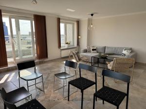 Penthouse F23