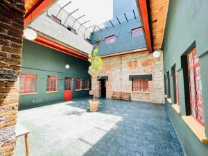 Loft #102 en centro histórico con balcones y terraza común
