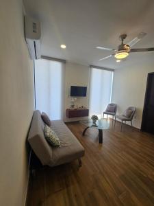 hermoso departamento totalmente equipado ,céntrico, aberca, elevador , estacionamiento privado