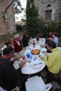 La porte 24 personnes