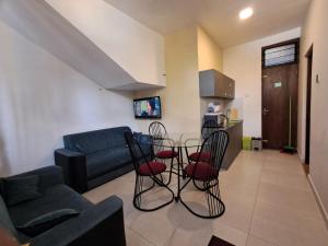 Transit Sanctuary Makumbura - Cozy 1BR near Highway